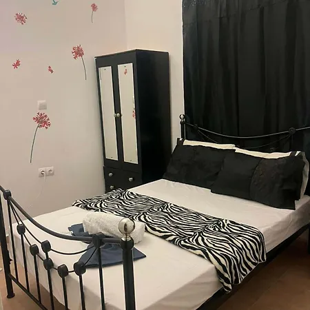 Malonas Stone 2 Bd House Daire